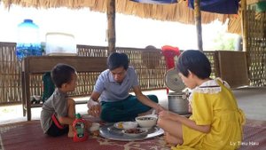 Hau's Strange Illness: How Can Police Du Help a Single Mother? | Ly Tieu Hau