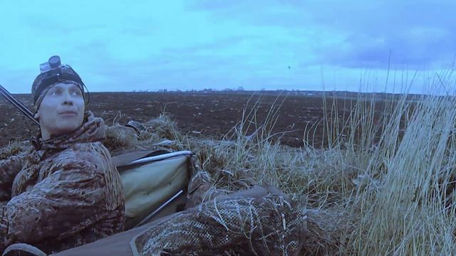 ДОЖДАЛИСЬ ПОСЕВНОЙ!!! Охота на гуся 2022. Охота на гуся в Беларуси 16.04.22. смотреть онлайн