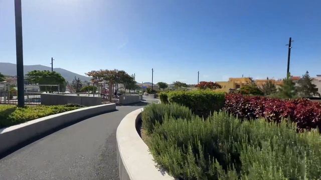 Прогулка по городу Кабо Бланко на юге острова Тенерифе смотреть онлайн