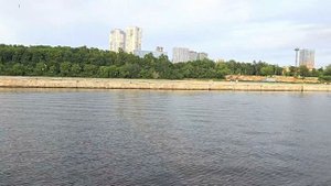 Мангазея на Речном ход строительства вид с воды на стройку Legenda Северный речной порт