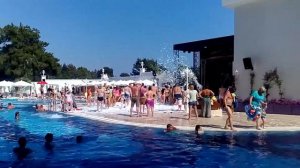 OZ Sui Resort Hotel. Пенная дискотека