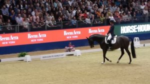 Charlotte Dujardin riding Utopia @ Olympia 2015