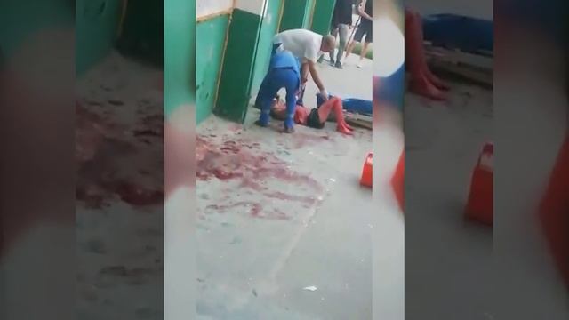 +18 В Ноябрьске мужчина «вышел» из окна чужой квартиры смотреть онлайн