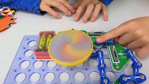 Эксперименты для детей - Даник и Никита собрали конструктор DOKA СВЕТ RGB!