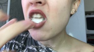 АСМР ЕМ МЕЛ МОКРЫЙ «СТАРЫЙ ОСКОЛ» | ASMR EATING WET CHALK