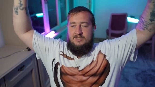 ТАКСУЕТ С НОВОРОЖДЕННЫМ РЕБЕНКОМ 