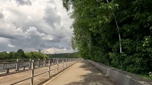 Отдав мужу и любовнице деньги спасенного богача, врач пришла к реке… А увидев малыша копающего бере