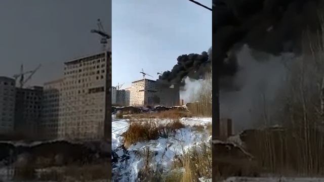 Строящийся ЖК Молжаниново горит в районе Подрезково смотреть онлайн