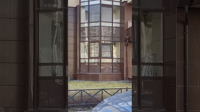 Замена холодного фасадного остекления на тёплое в ЖК «Солнечный город». "Окно в Петербург".