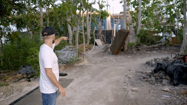 Обзор строительства комплекса Lyvin Melasti на Бали с Александром Соковых смотреть онлайн