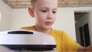 Робот-мойщик окон 1 часть. показываю комплекты, а так же пульт и как он будет работать.