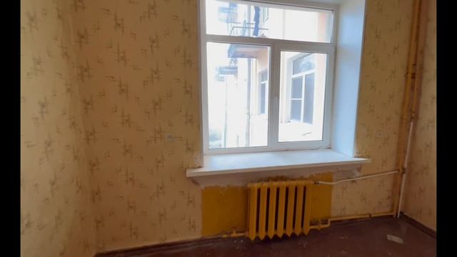 В продаже трехкомнатная квартира