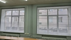 Серые матовые алюминиевые горизонтальные жалюзи HOLIS 25 мм, защита от солнца.