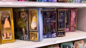 Doll Shopping at Target - Rainbow High - Barbie