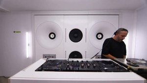 Nesta - Yoyaku instore session