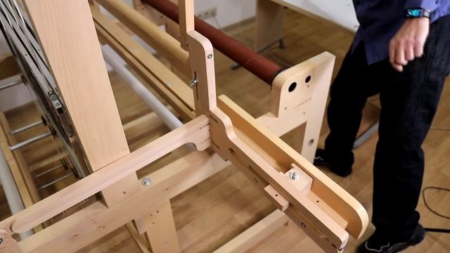 Установка системы челнок самолет на ткацкий станок "Оптима Профи" смотреть онлайн