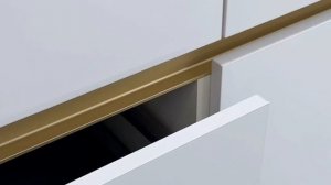 Современная белая кухня