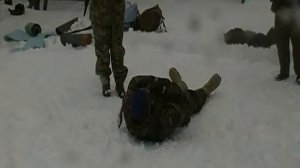 жгут на руку себе лежа 1