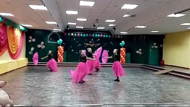 Танцевальная студия "Эскимо"
