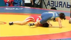 Спорт. Борьба. 63 кг 1\4 финала. Айсулуу Тыныбекова (Кыргызстан)-Азиза Султанмуратова (Узбекистан).