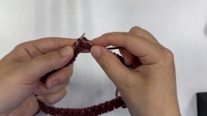 Мастер-класс по вязанию самой простой шапочки спицами.