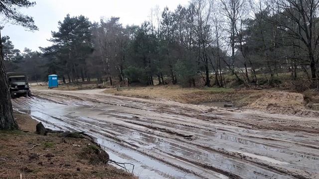 Dodge 6x6 Gmc Willys in heavy mud (02) смотреть онлайн