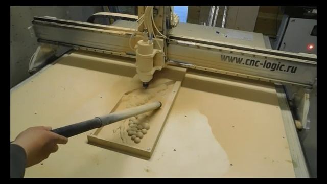 Фрезеровка панно из древесины бука на ЧПУ станке CNC-Logic смотреть онлайн