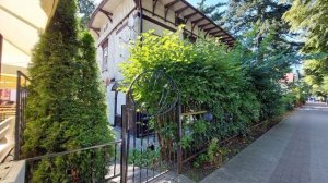 Трехкомнатная квартира в историческом здании на курорте