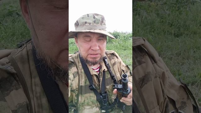 Когда настанет день, Закончится война, Там потерял себя, Увидел все до дна. Обними меня, обними меня