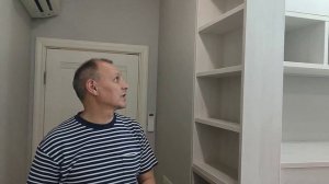 Кровать подиум, которую мы построили 7 лет назад - дополнения в интерьере.