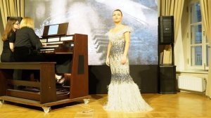 Моя самая любимая певица Евгения Красилова исполняет арию Джульетты Беллини. Орган - Олеся Кравченко