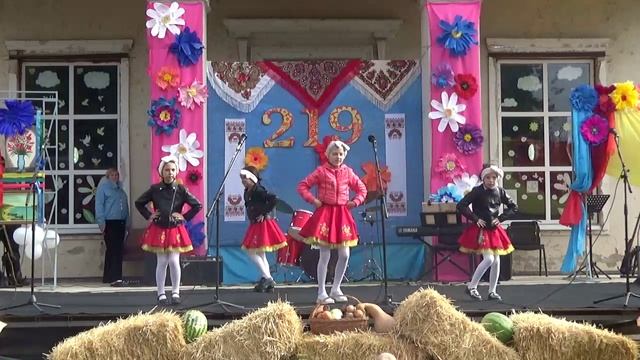 Белорусский народный танец.  Танцевальный коллектив  "Притяжение"  Ефремовский ДК.