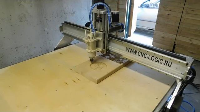 Фрезеровка панно на ЧПУ станке CNC-Logic смотреть онлайн