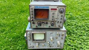 Разбор двух осциллографов С1-117 и С1-65А. Приборы, радиодетали, драгметаллы, золото, палладий.
