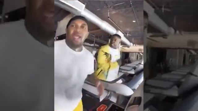 Blac Youngsta is the realist trainer...DJ Mustard is working on the build 💪🏽♂🤦🏽😂😂😂 смотреть онлайн