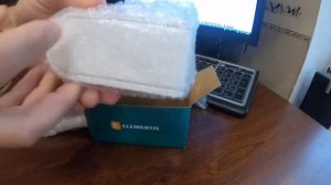 Петля для пластиковых дверей белая для наплава 16,5-19 мм