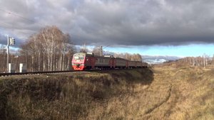 Электропоезд ЭД9Э-0017 на перегоне Каликино - Киселиха