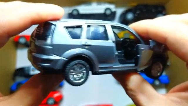 Whimsical Wheels Wonderland: Jaguar, Nissan, Audi, and More Model Cars Unboxed! смотреть онлайн