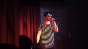 Черный дельфин Гио Пика