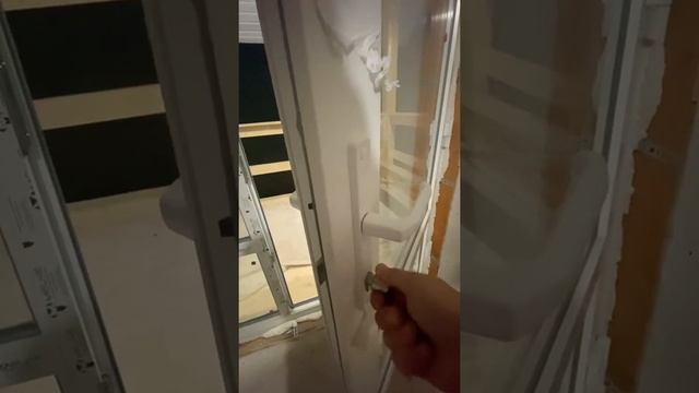 Установка многозапорного замка в пвх дверь Melke