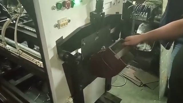 Воздуховод прямоугольный. Станок гофроколено RME-315 смотреть онлайн