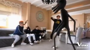 песня я весёлый таракан🤣🤣🤣