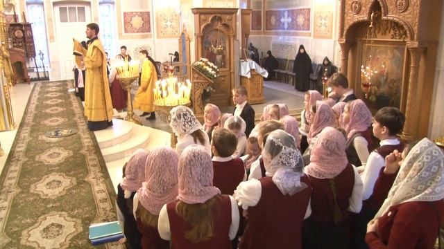 Божественная литургия в Знаменском монастыре