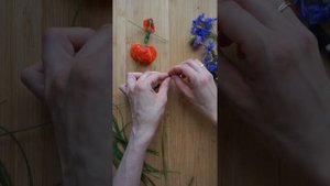 Куколки из цветов - поделка из природных материалов