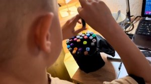 Пикассо 🤣 🖼️✍️ Как рисует ребенок с аутизмом. #аутизм #аутист #особенныйребенок #яаутист