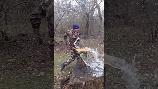 Рубим бутылки мачете Тайфуном.