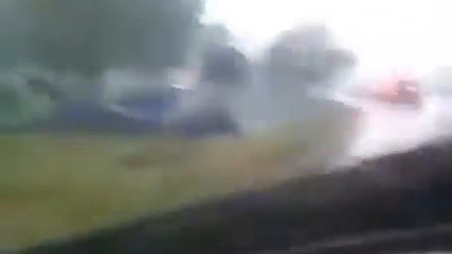 Ураганный ветер сорвал крышу смотреть онлайн