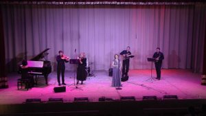 Муз. Е.Мартынова, ст. А.Дементьева "Отчий дом", исполняет ансамбль "Нежность"