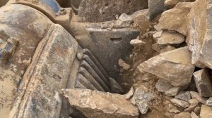 Строительство, дробление щебёнки