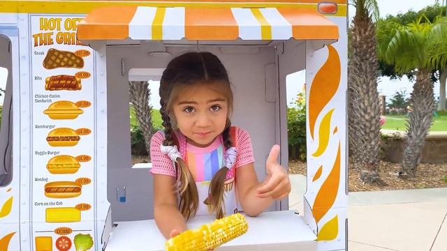 Мия Играет в Продавца и копит деньги на Игрушку | Мия Настя и Артем смотреть онлайн